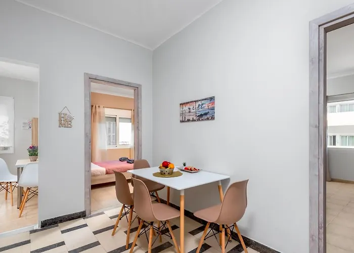 Townhall Apartment's