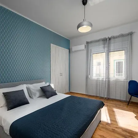 Townhall Apartment's *