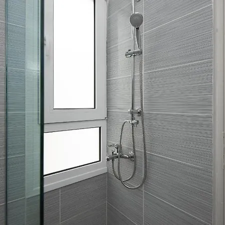 Townhall Apartment's