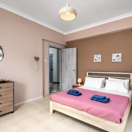 Townhall Apartment's *