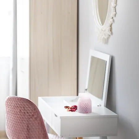 Townhall Apartment's