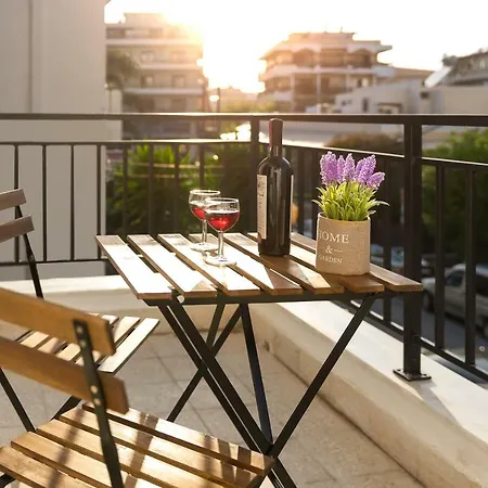 Townhall Apartment's * Rhodes City