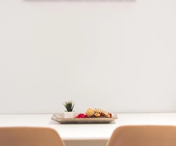 Townhall Apartment's * Rhodes City